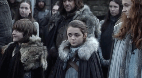 12 coisas que só mesmo quem tem irmãos entende Bran, Arya e Sansa na primeira temporada de Game of Thrones
