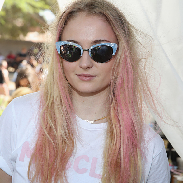 famosas-cabelo-rosa-sophie-turner