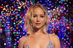 Jennifer Lawrence não vai se desculpar por vídeo em strip club