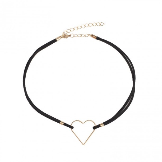 Já a choker da Amo Muito (R$22) tem um coração mais fininho e comprido. Já a choker da Amo Muito (R$22) tem um coração mais fininho e comprido.