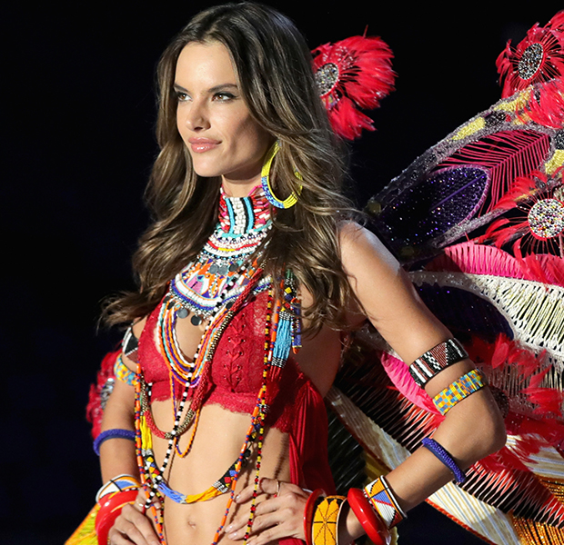 Modelos-da-Victorias-Secret-lidam-espinhas-alessandra-ambrosio