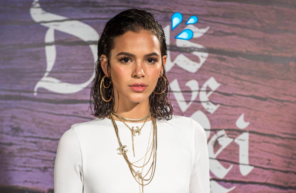 bruna-marquezine-cabelo-molhado