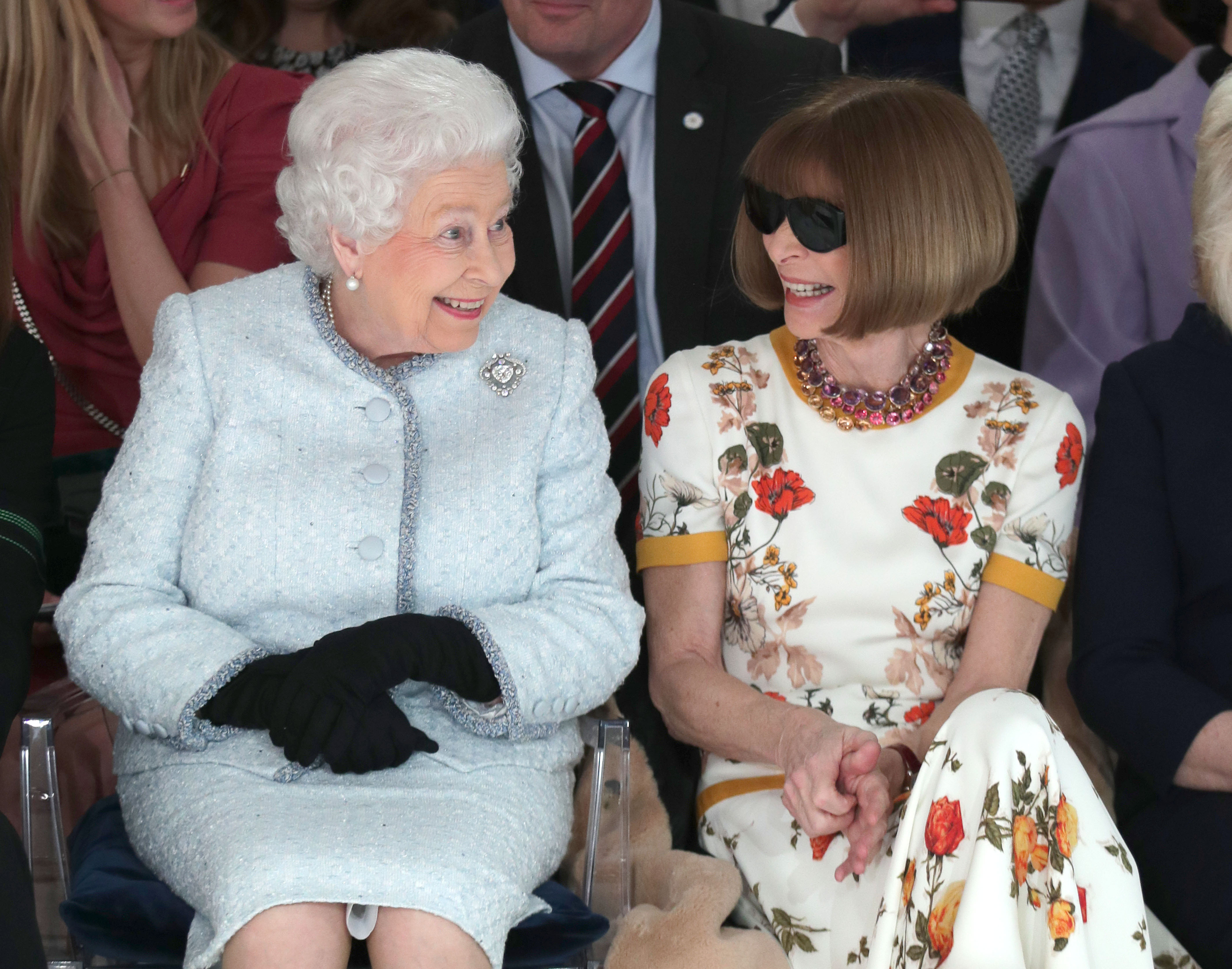 rainha-elizabeth-desfile-de-moda-londres