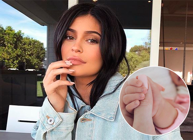 kylie-jenner-nail-art-stormi