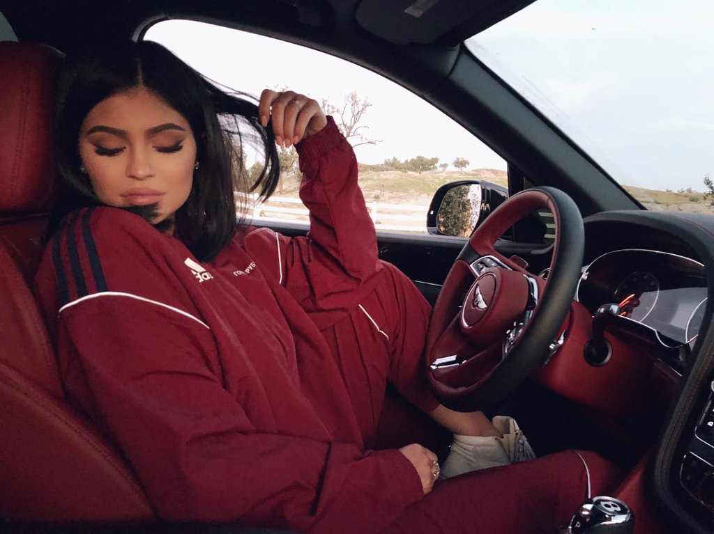 kylie-jenner-presente-luxuoso-travis-scott