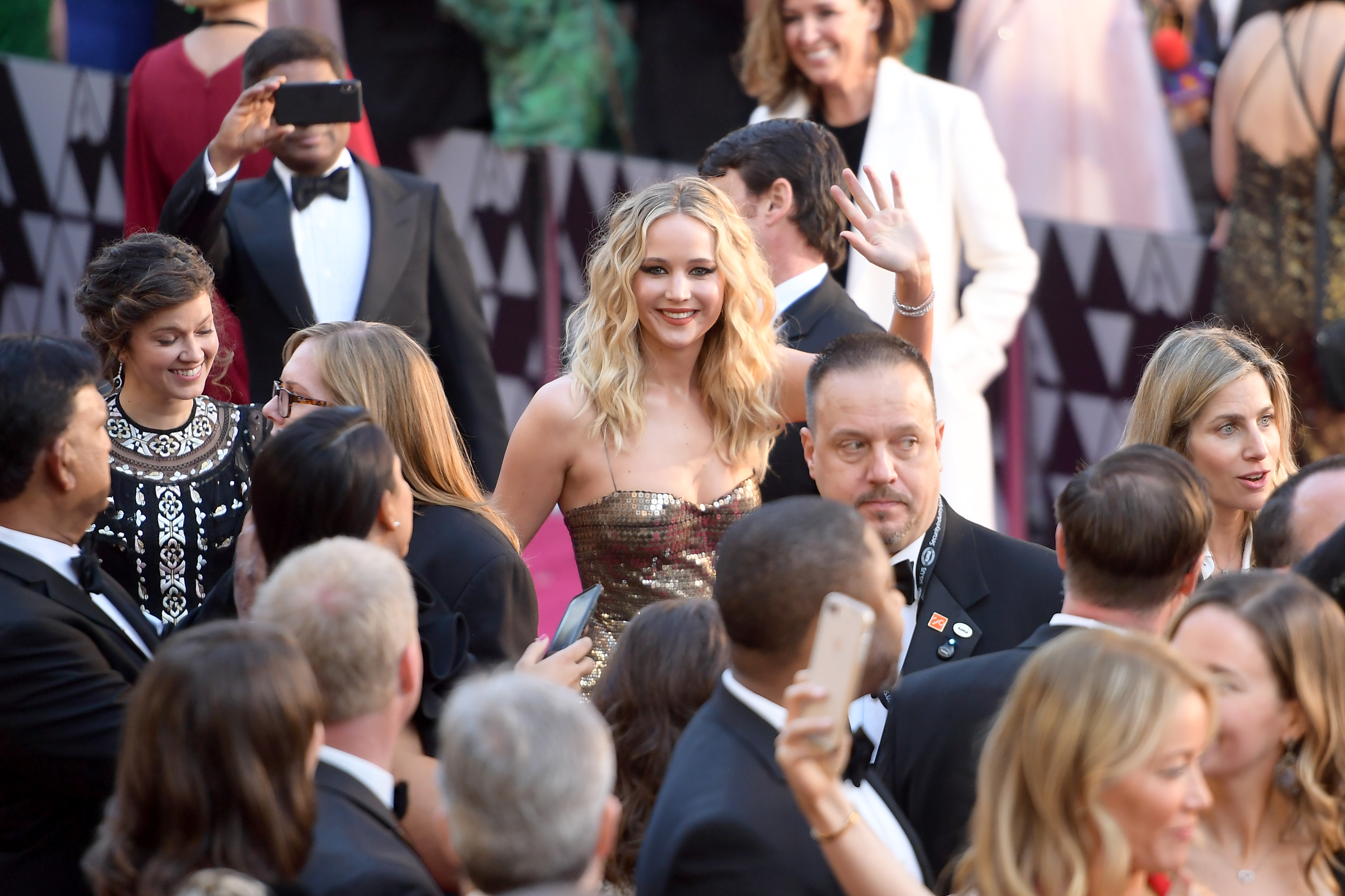 jennifer-lawrence-tapete-vermelho-oscar-2018