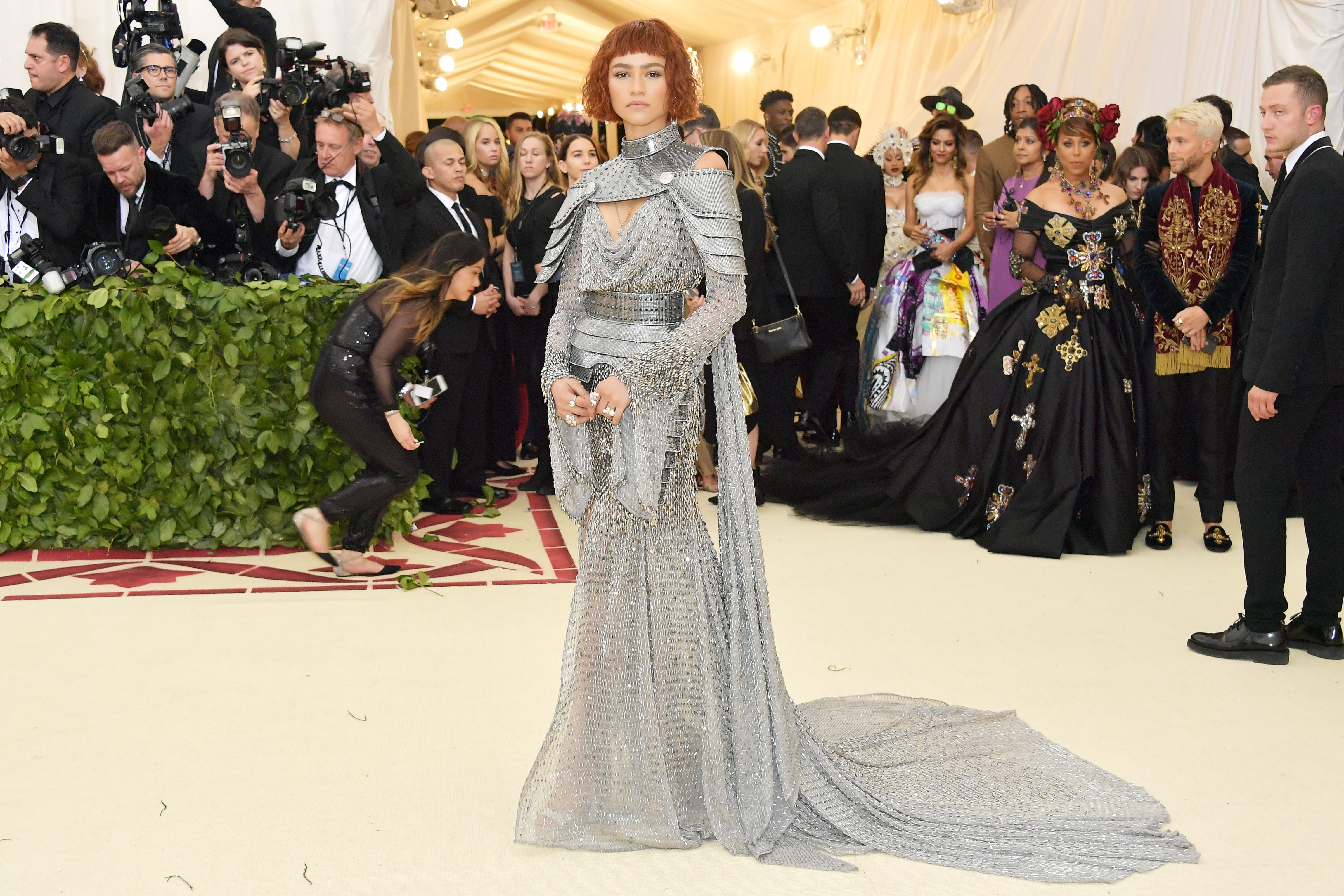 Heavenly Bodies: Fashion & The Catholic Imagination Costume Institute Gala – Arrivals Zendaya de Joana d'Arc no MET Gala 2018