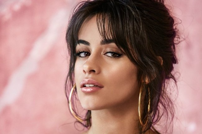 camila-cabello-colecao-de-maquiagem-havana-4