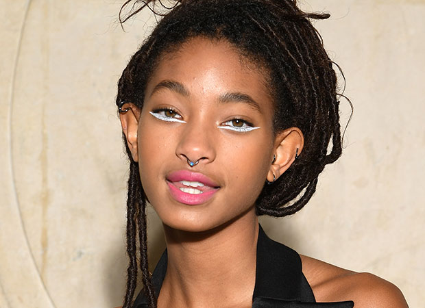 famosas-delineador-branco-willow-smith