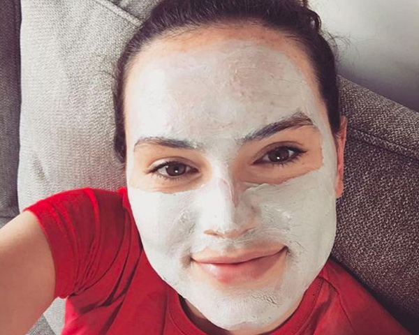 famosas-que-falam-sobre-acne-espinhas-daisy-ridley famosas-que-falam-sobre-acne-espinhas-daisy-ridley