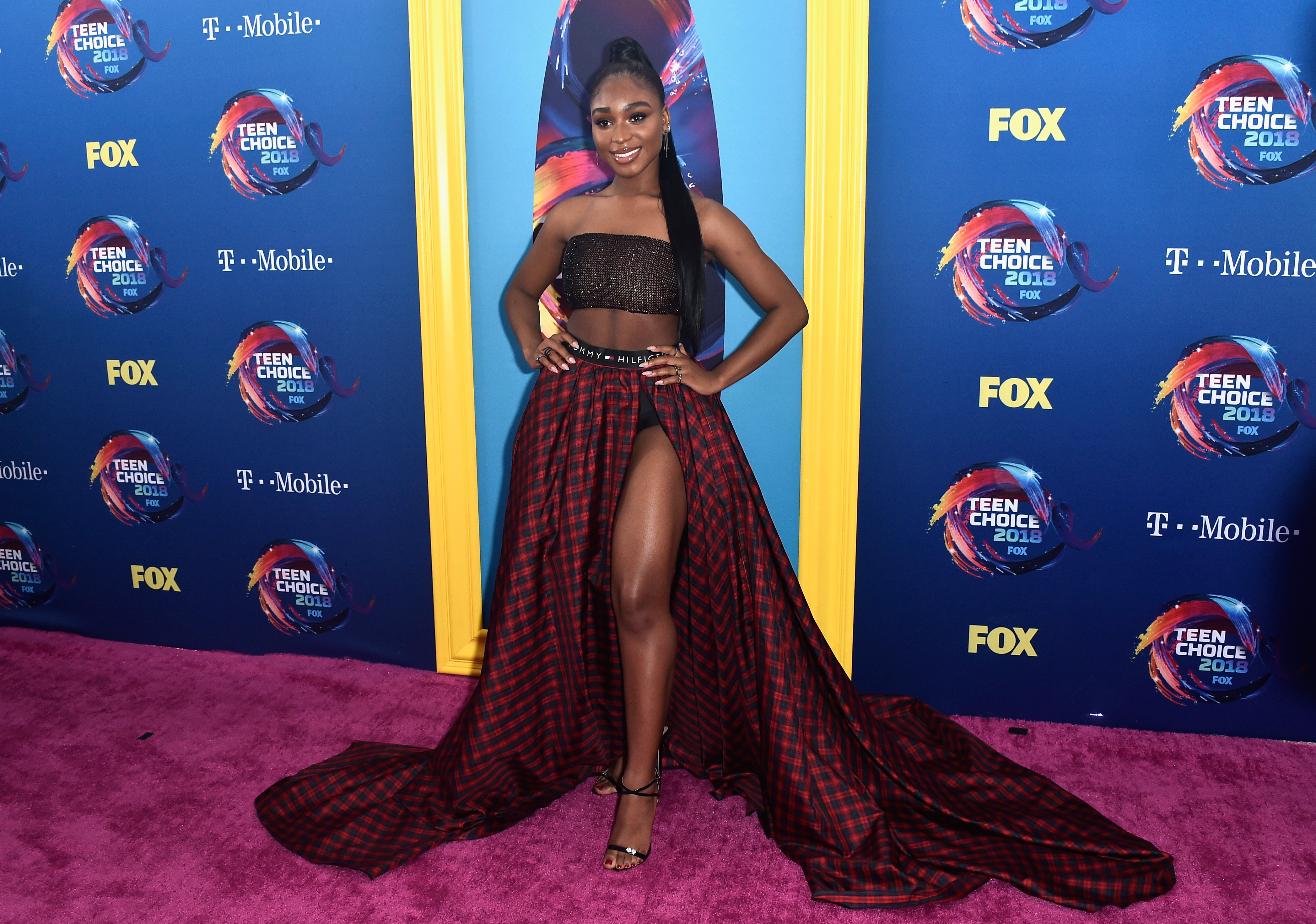 Normani kordei no red carpet do Teen Choice Awards 2018.