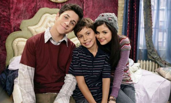 David Henrie, Jake T. Austin e Selena Gomez em Os Feiticeiros de Waverly Place