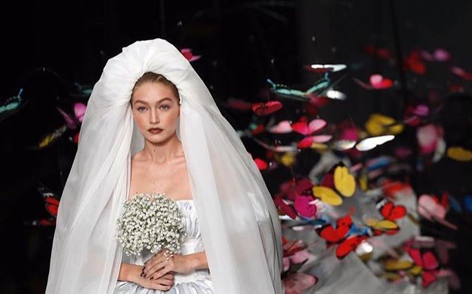 gigi-hadid-vestid-noiva-moschino