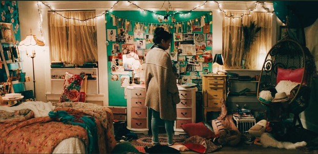 O quarto da Lara Jean é muito fofo!