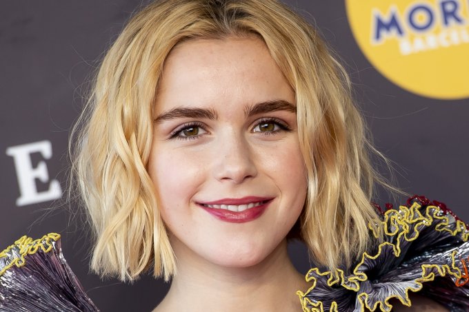 Kiernan Shipka marcou presença no Globo de Ouro 2021