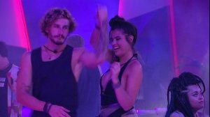 Alan e Hanna dançando no BBB19