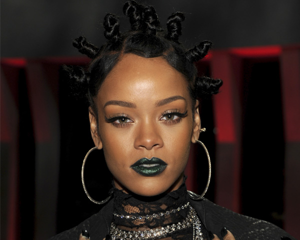 rihanna-bantu-knots-cabelo-penteado