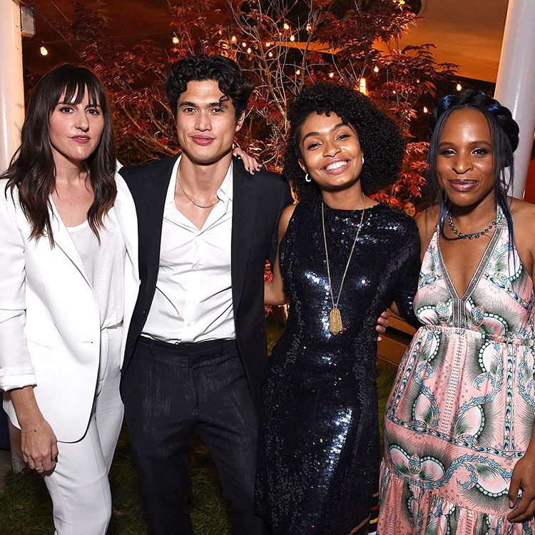 nicola-yoon-yara-shahidi-charles-melton-o-sol-tambem-e-uma-estrela