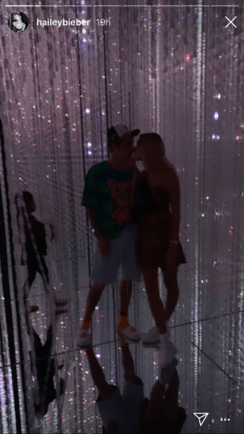 Hailey e Justin Bieber celebram 1º aniversário de casamento Hailey e Justin Bieber celebram 1º aniversário de casamento