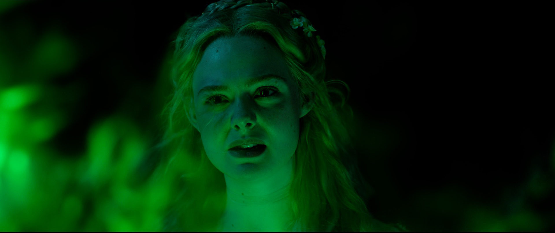 elle-fanning-aurora-malevola