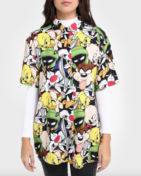 Camisa Looney Tunes da Riachuelo (R$ 119,90*). Camisa Looney Tunes da Riachuelo (R$ 119,90*).