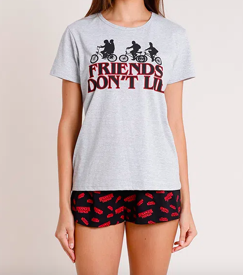 Pijama Stranger Things da C&A (R$ 69,99*) Pijama Stranger Things da C&A (R$ 69,99*)