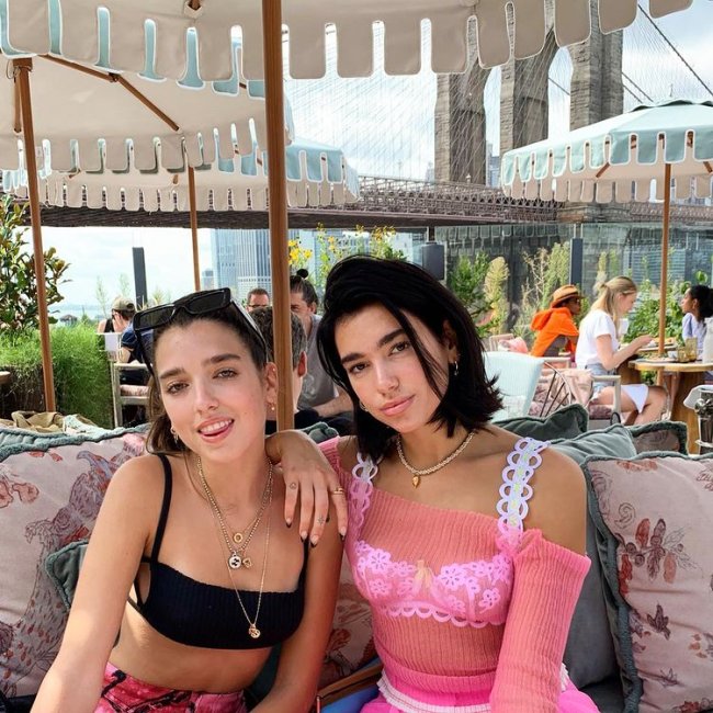 Dua Lipa e sua irmã Rina