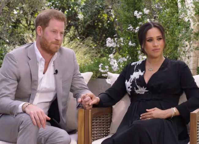 Meghan e Harry Detalhe do vestido de Meghan