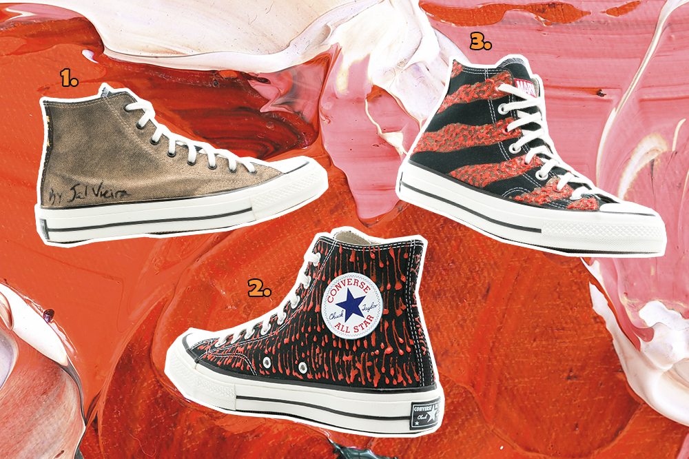 Montagem com três tênis Chuck 70 da Converse para completar a coleção de Jal Vieira inspirada nas mulheres de Wakanda, do filme Pantera Negra. O fundo da montagem é em tinta vermelha e rosa claro.