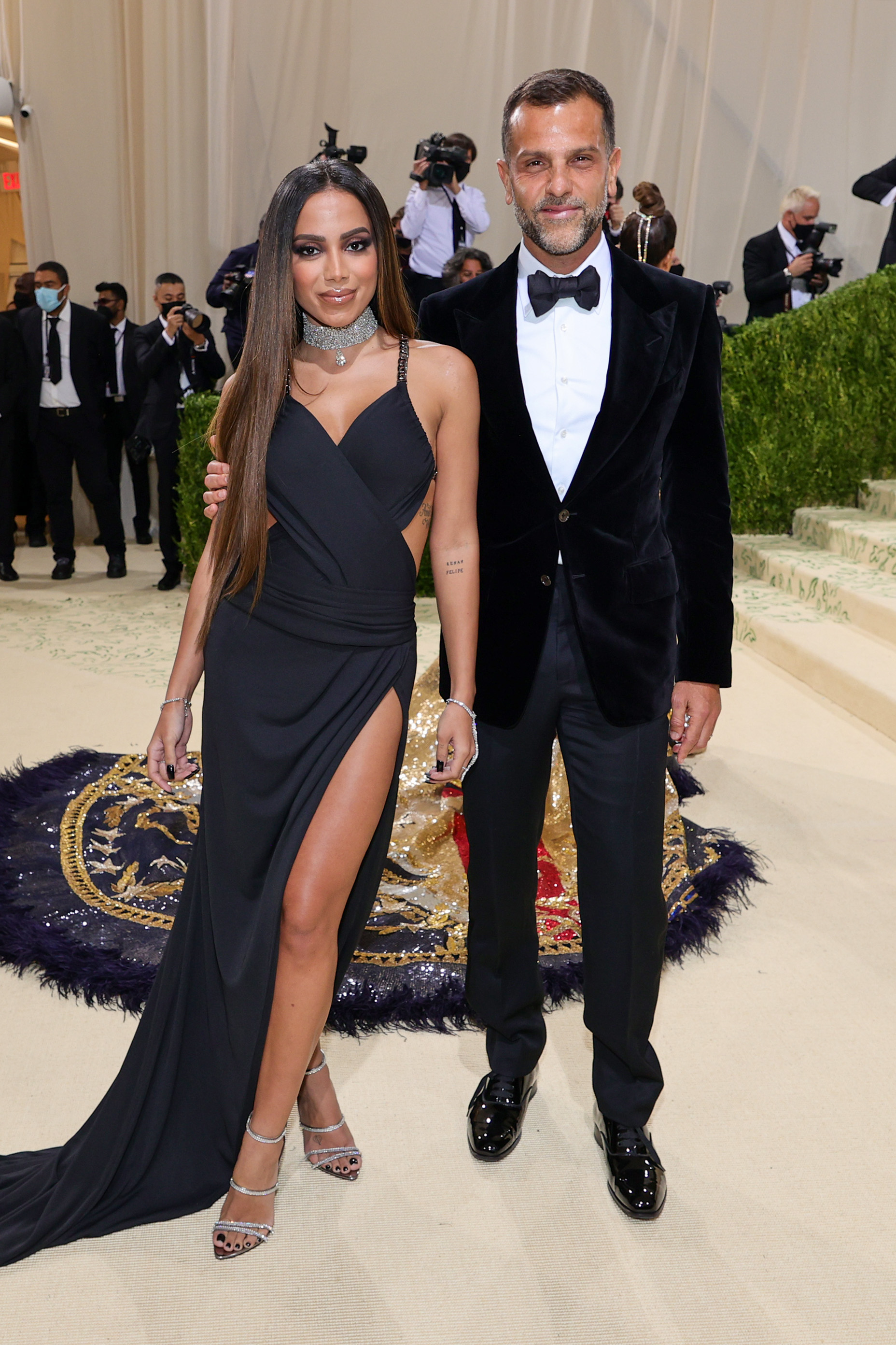 The 2021 Met Gala Celebrating In America: A Lexicon Of Fashion – Arrivals Anitta e Alexandre Birman no MET Gala 2021
