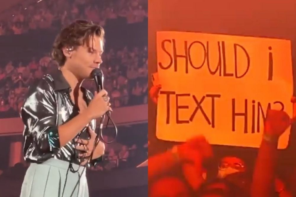 Montagem de duas fotos do show de Harry Styles; na primeira ele está olhando para o públcio e segurando um microfone usando calça branca e camisa prateada e na segunda um cartaz com a pergunta "Should I Text Him?" (Devo ligar para ele?, em português) é segurado em uma iluminação alaranjada