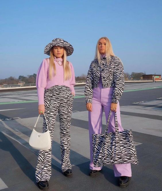 Conjuntinho animal print com peça-chave e acessórios ...