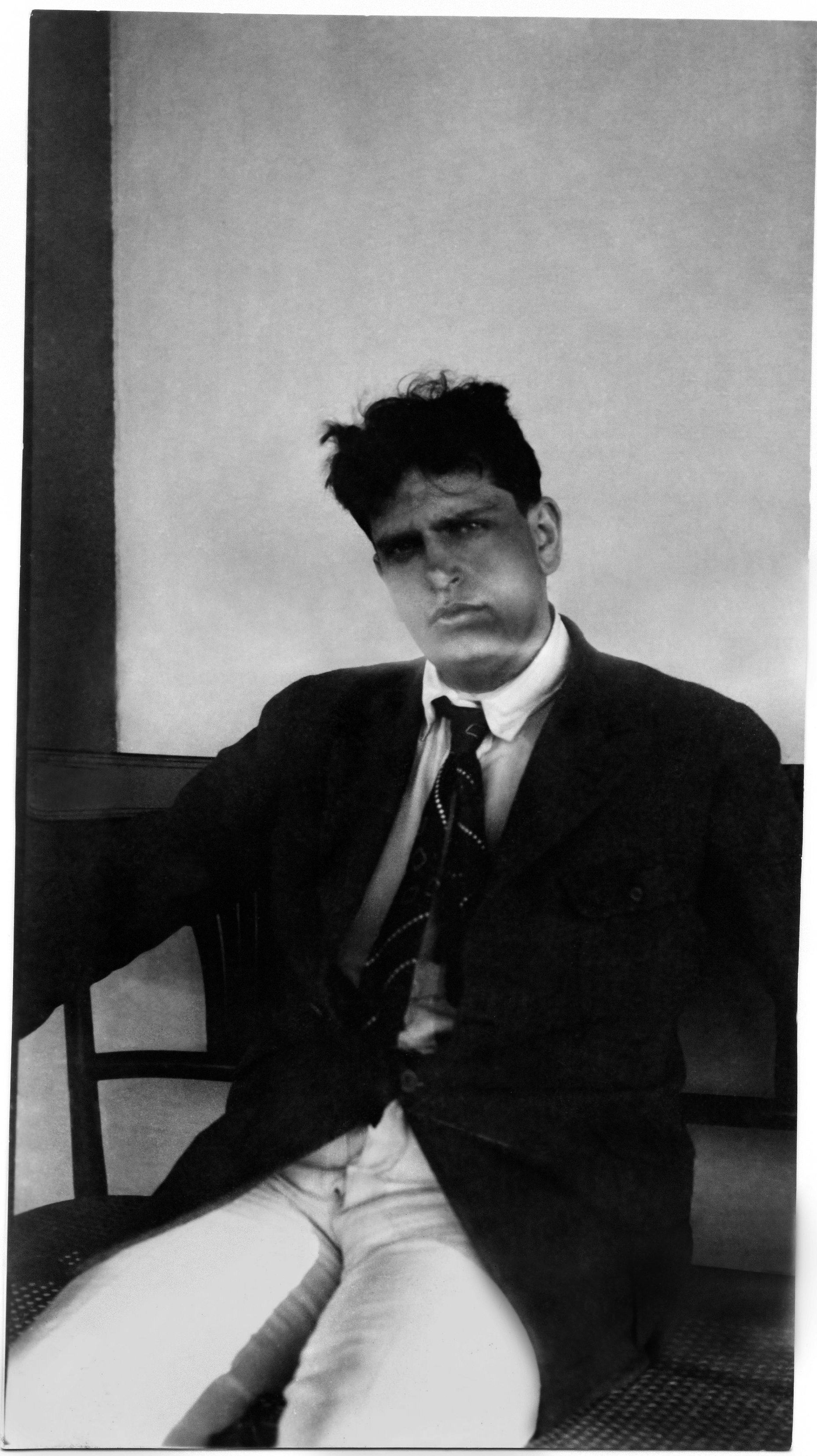 oswald-andrade-guarda-roupa-modernista-livro Oswald Andrade em fazenda, em 1924