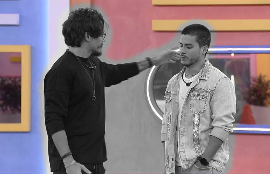 Eliezer e Arthur conversando no BBB22