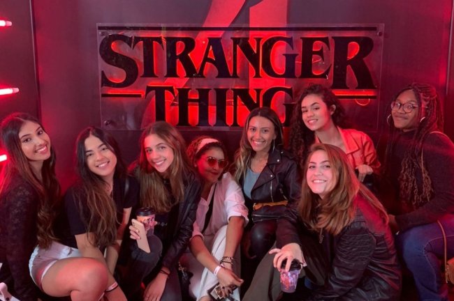 Cenários de Stranger Things no evento da Netflix