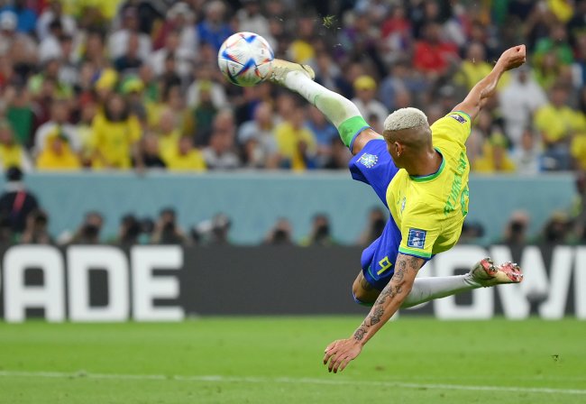 Gol de placa de Richarlison na Copa