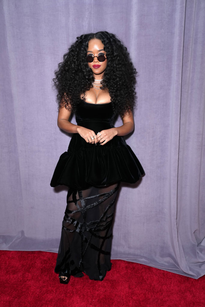 H.E.R. no Grammy Awards 2023