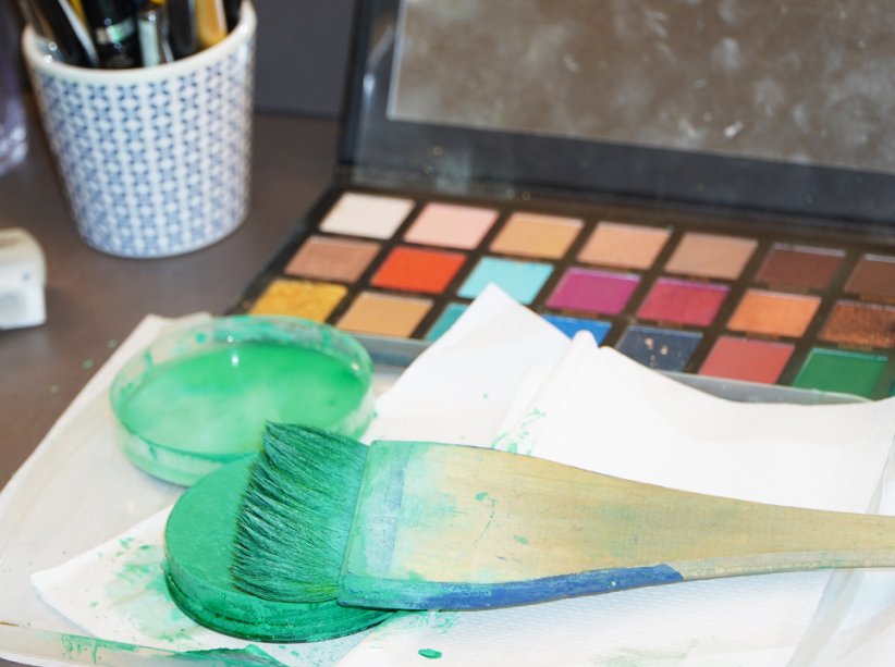 Maquiagem da Elphaba nos bastidores de Wicked Maquiagem da Elphaba nos bastidores de Wicked