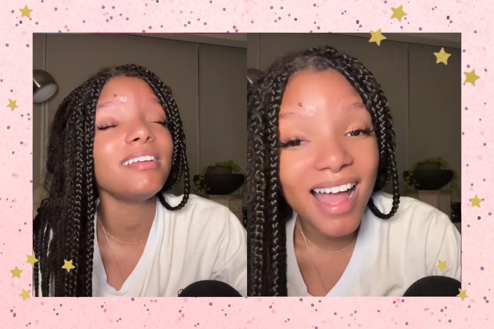 Duas imagens de Halle Bailey cantando; na primeira ela está de olhos fechados e na segunda ela está olhando para câmera; a margem é uma textura rosa com bolinhas; estrelas amarelas decoram a imagem