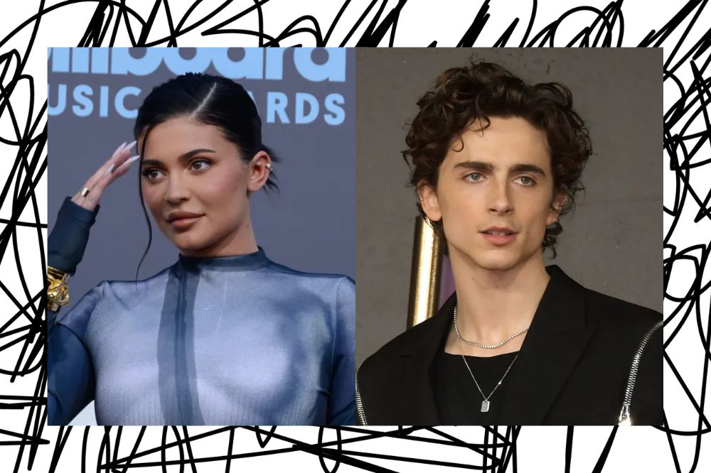 Imagens de Kylie Jenner e Timothée Chalamet posando para fotos em eventos com expressões neutras; a margem é uma textura de fundo branco com rabiscos pretos