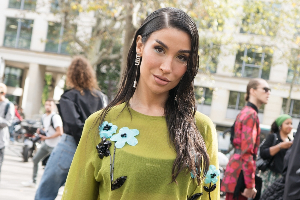 Bianca Andrade no desfile de primavera-verão 2024 da Miu Miu na semana de moda de Paris