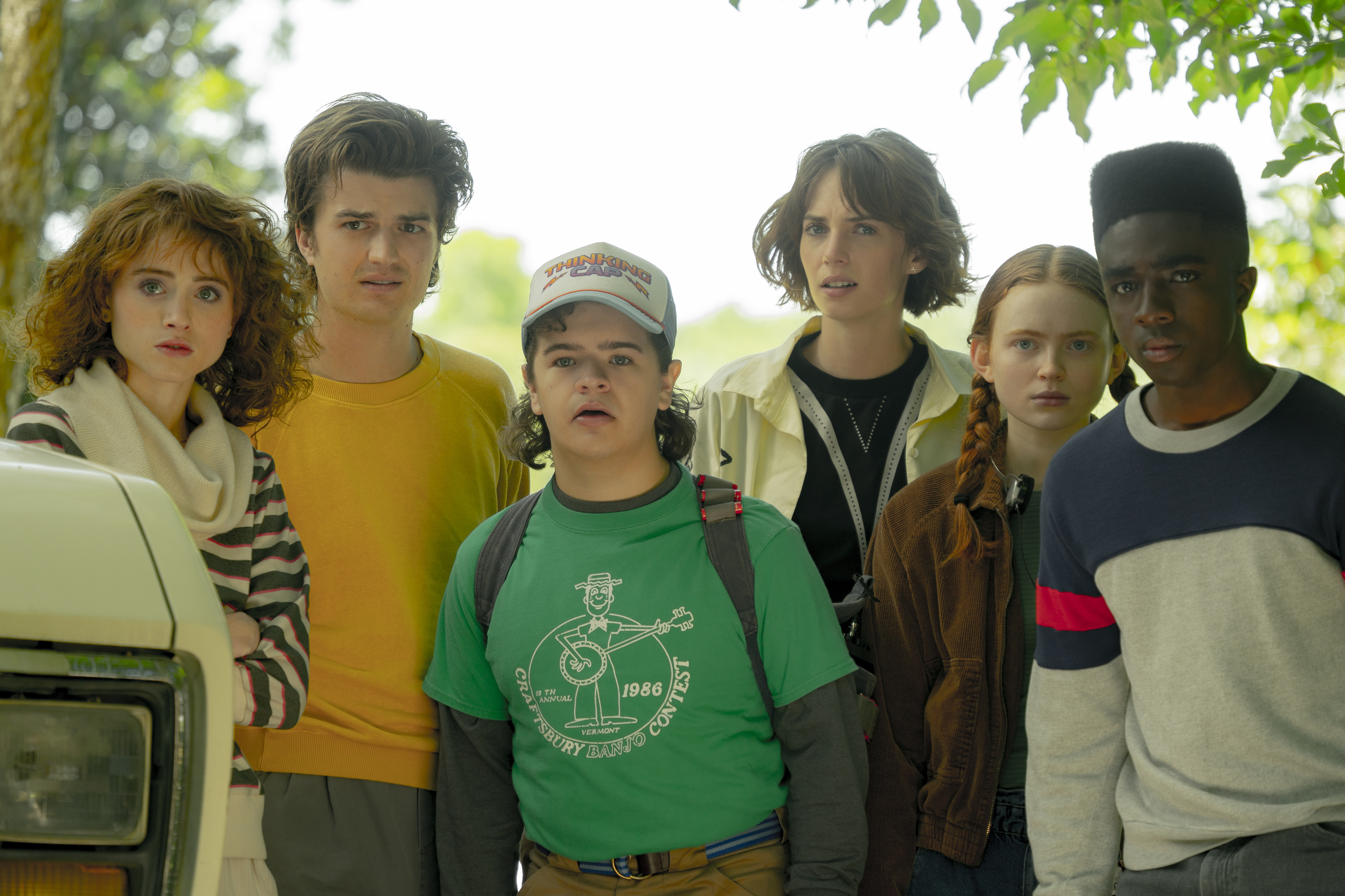 Cena da 4ª temporada de Stranger Things com Nancy Wheeler (Natalia Dyer), Steve Harrington (Joe Keery), Dustin Henderson (Gaten Matarazzo), Robin Buckley (Maya Hawke), Max Mayfield (Sadie Sink) e Lucas Sinclair (Caleb McLaughlin)