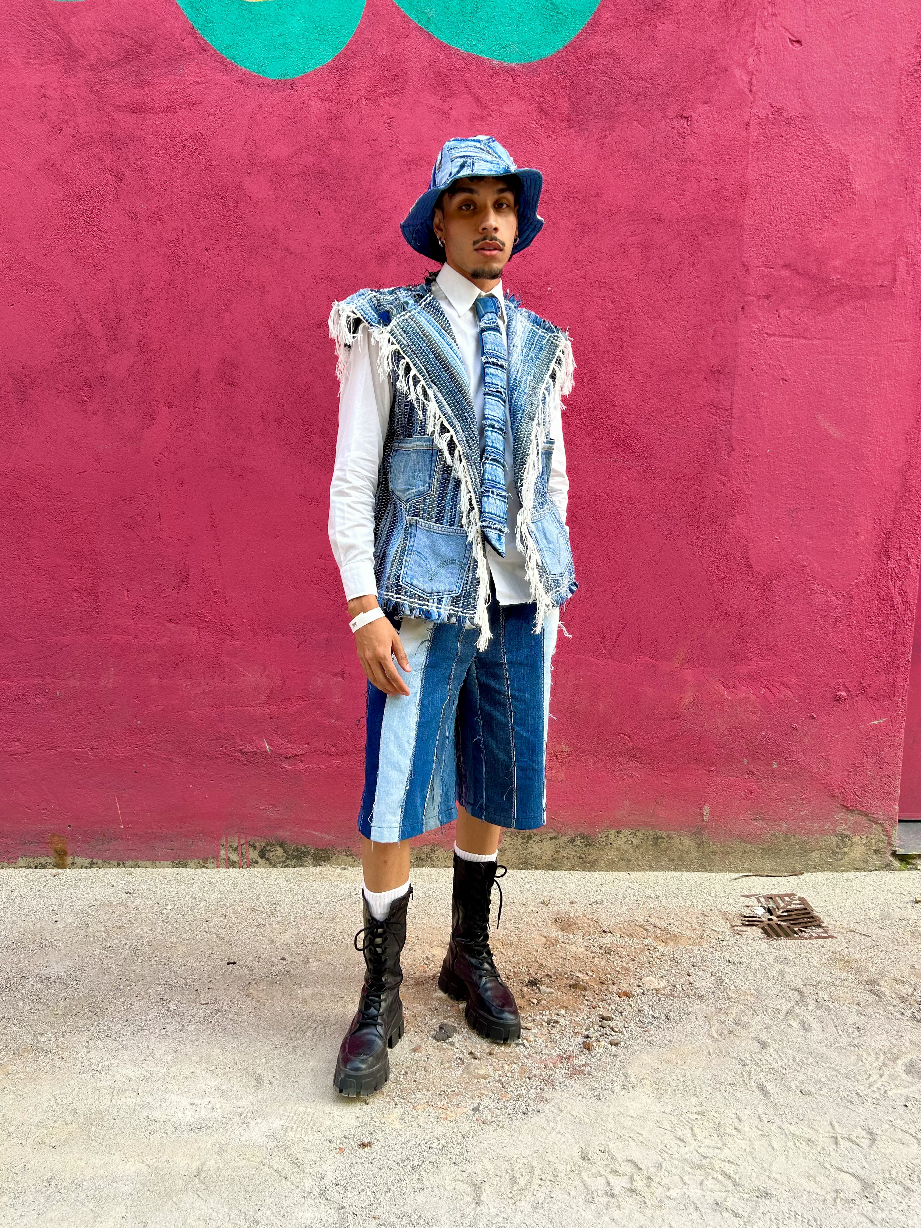 FullSizeRender-_2_ HOMEM COM LOOK ALL JEANS