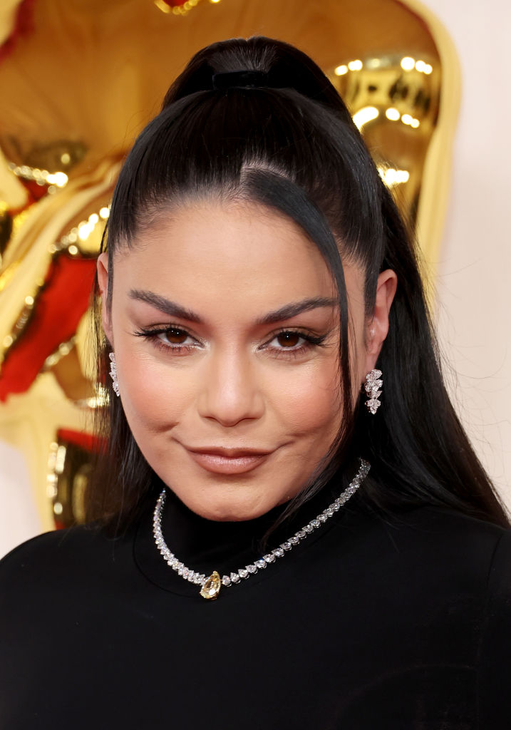 Vanessa Hudgens no tapete vermelho da 96ª edição anual do Oscar, em 2024