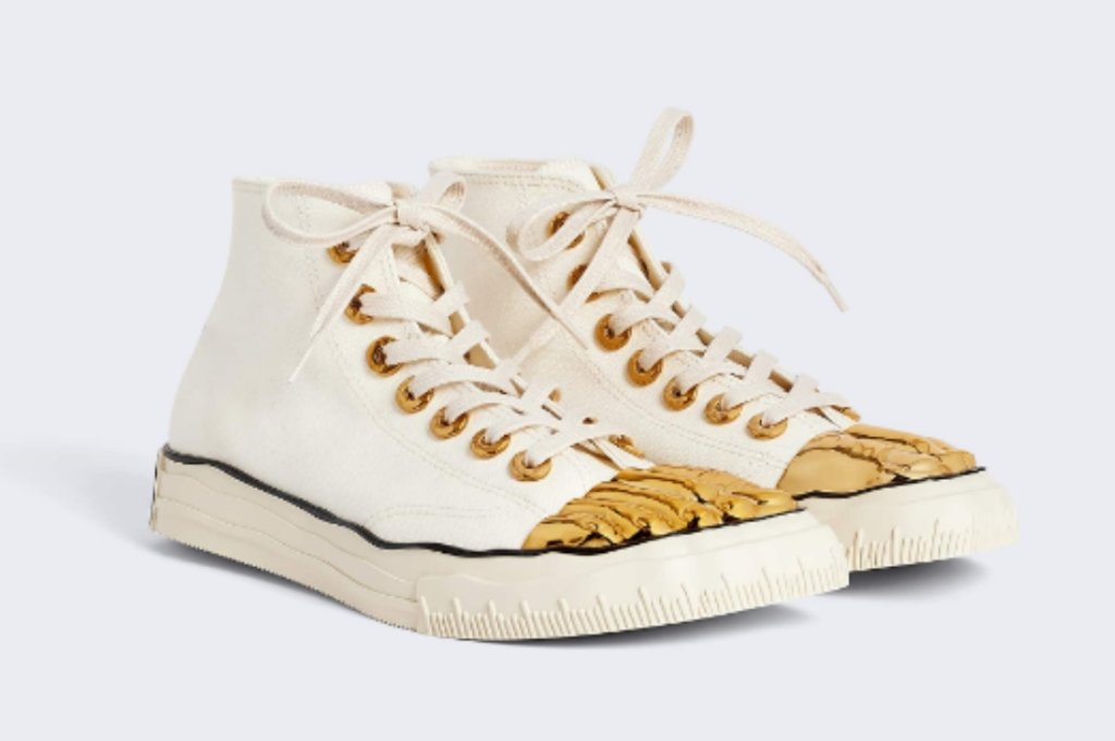 Tênis 'Gold Toe Trainers' da Schiaparelli