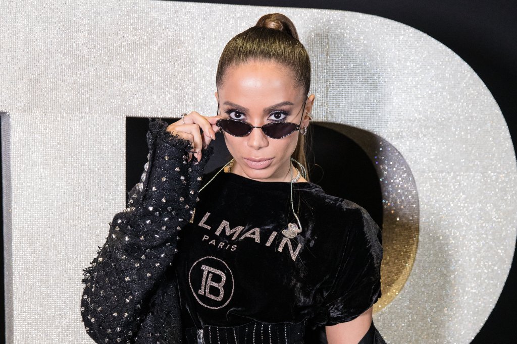 Anitta participa da festa Balmain no Cidade Jardim Shopping, em São Paulo.