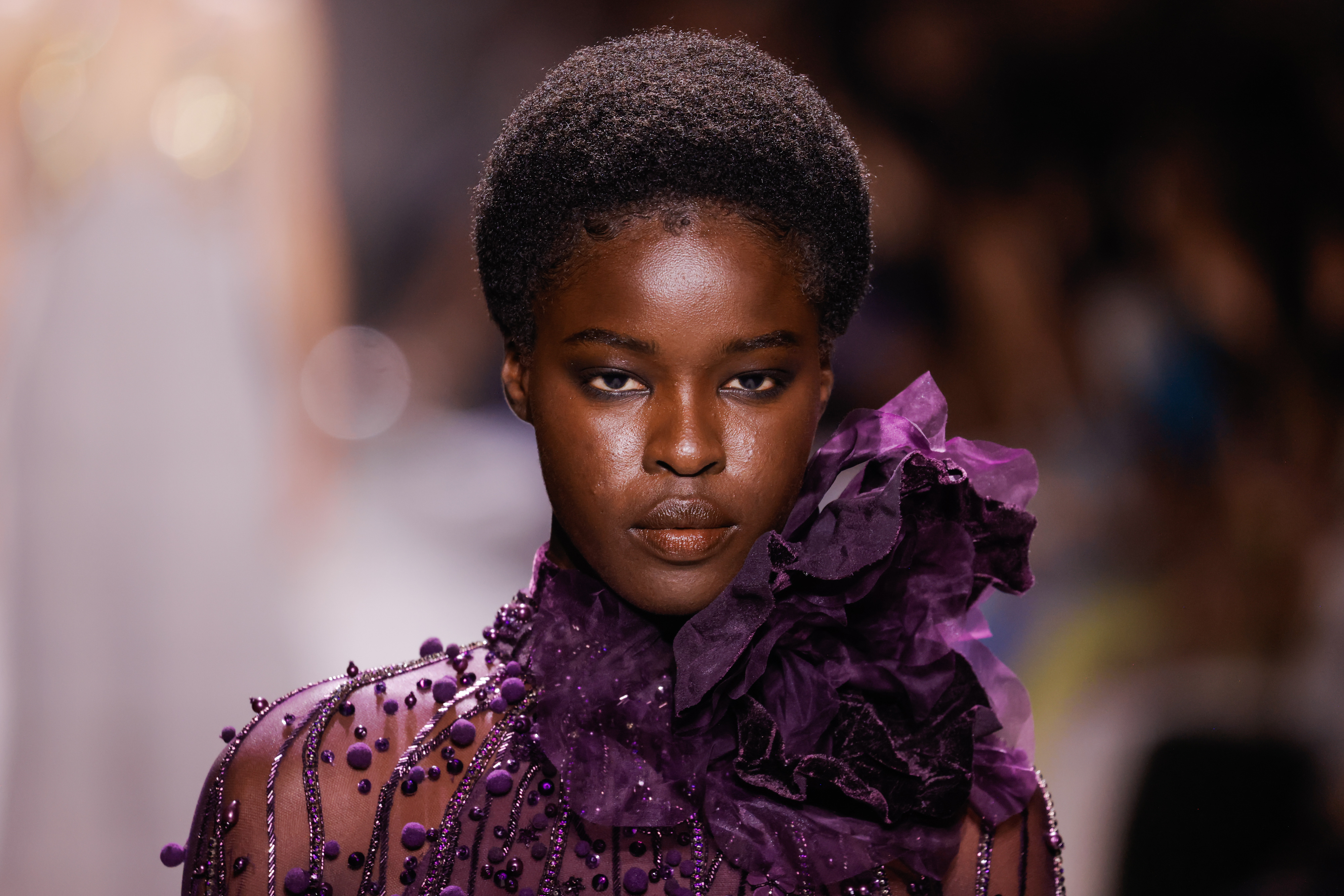 Elie Saab: Runway – Paris Fashion Week – Haute Couture Fall/Winter 2024-2025 Desfile de alta-costura outono-inverno 2024-2025 da Elie Saab, em Paris