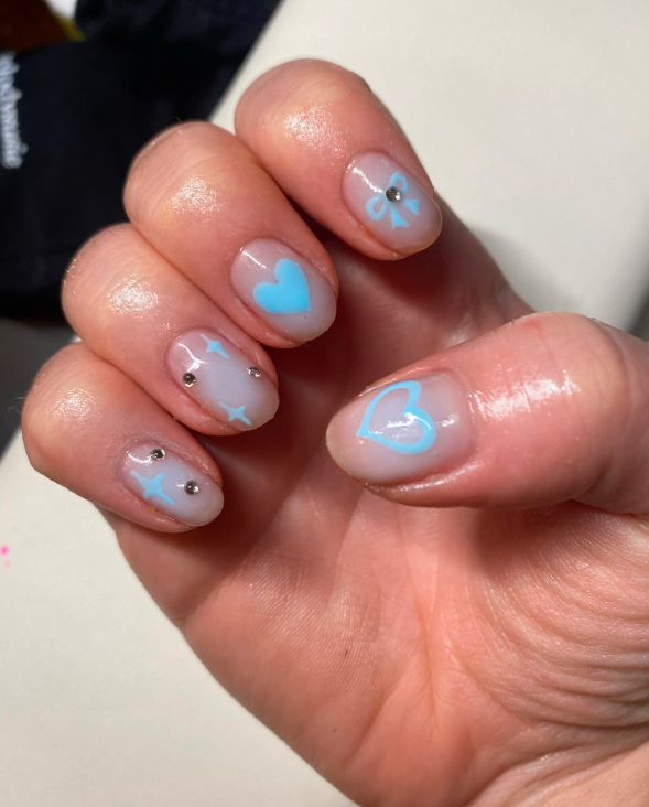 Unhas de coração da Sabrina Carpenter