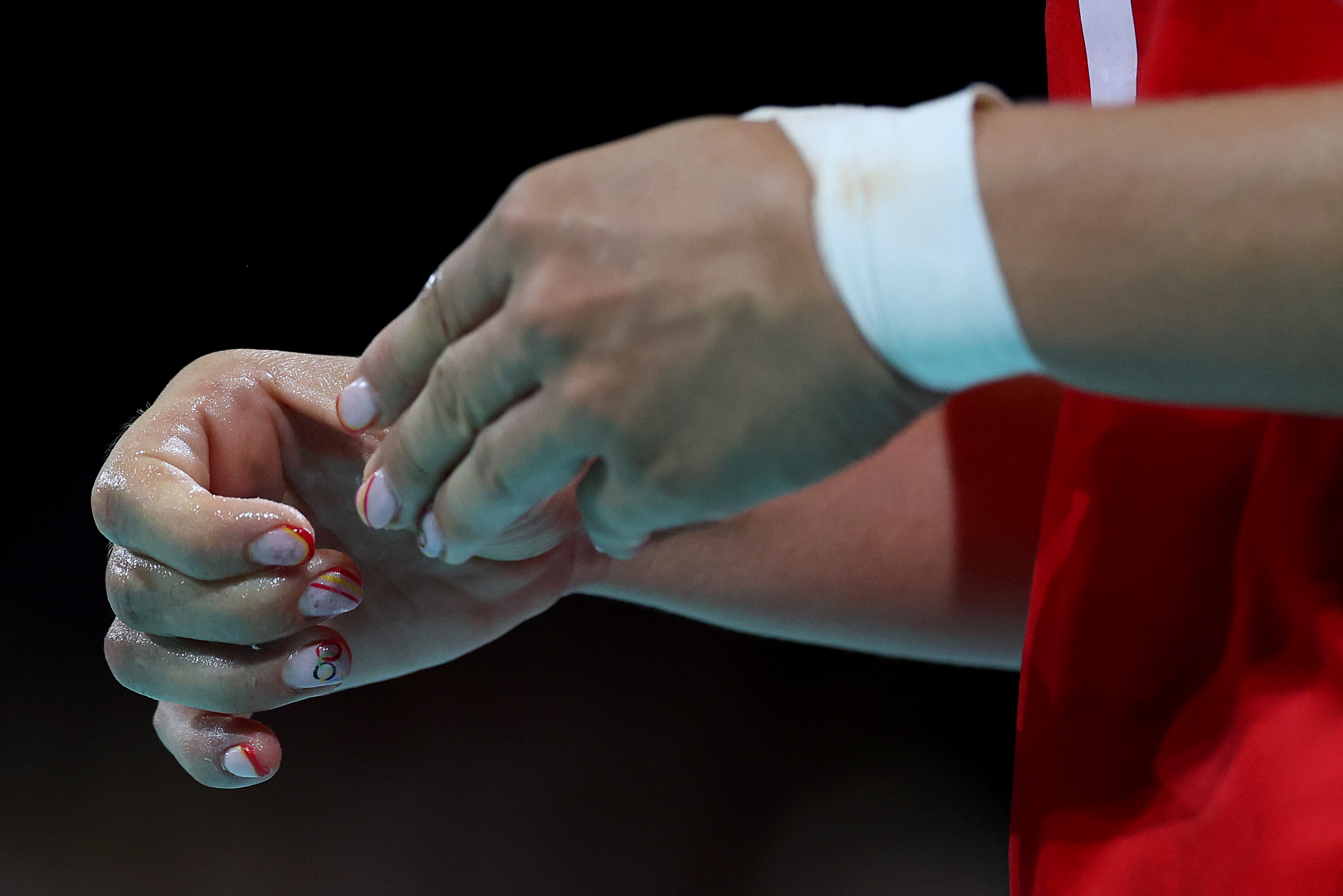 Unhas de Jennifer Maria Gutierrez, atleta do handebol da Espanha, nas Olimpíadas de Paris 2024