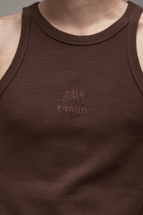 Regata da Mondepars, marca de Sasha Meneghel, usada por Shawn Mendes